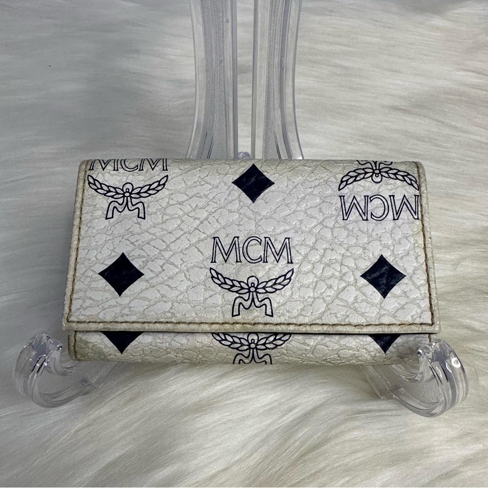 MCM key holder in white